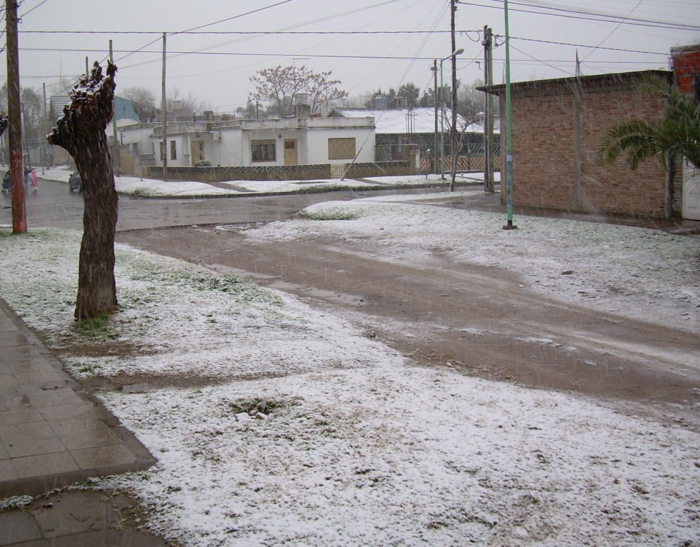 "nieve y lluvia alrededor" de Hector Mao