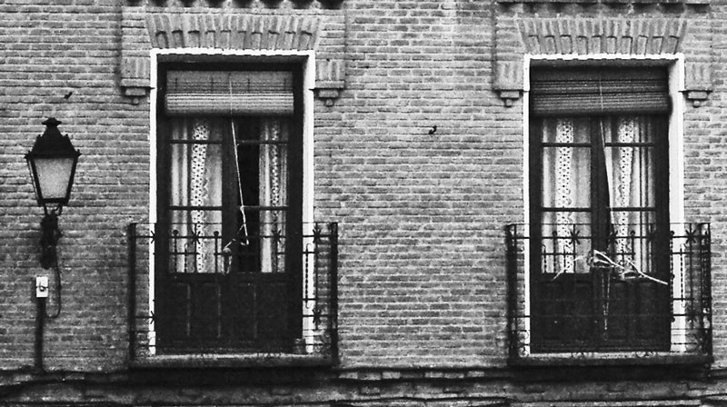 "Balcones y ventanas. LIV." de Felipe Martnez Prez