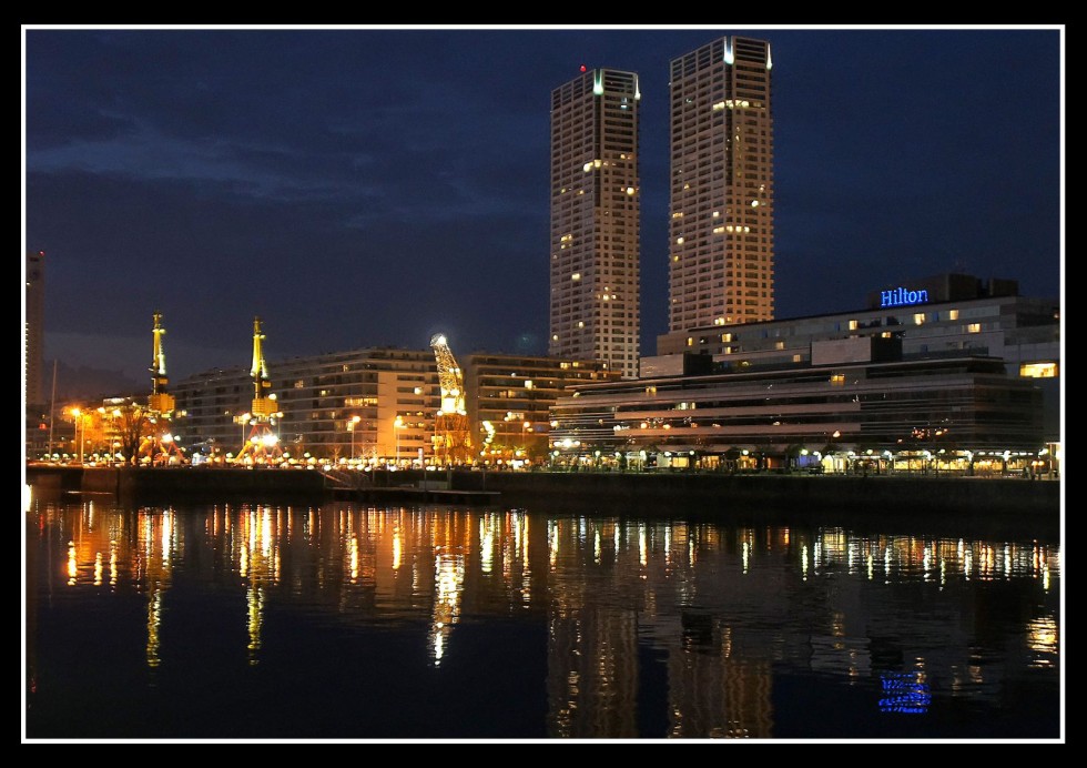 "Madero de noche" de Hugo Lorenzo