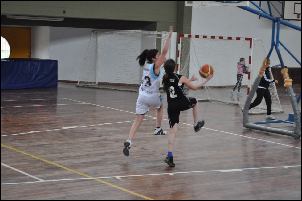 "basquet de ac" de Maria Julieta Carlomagno