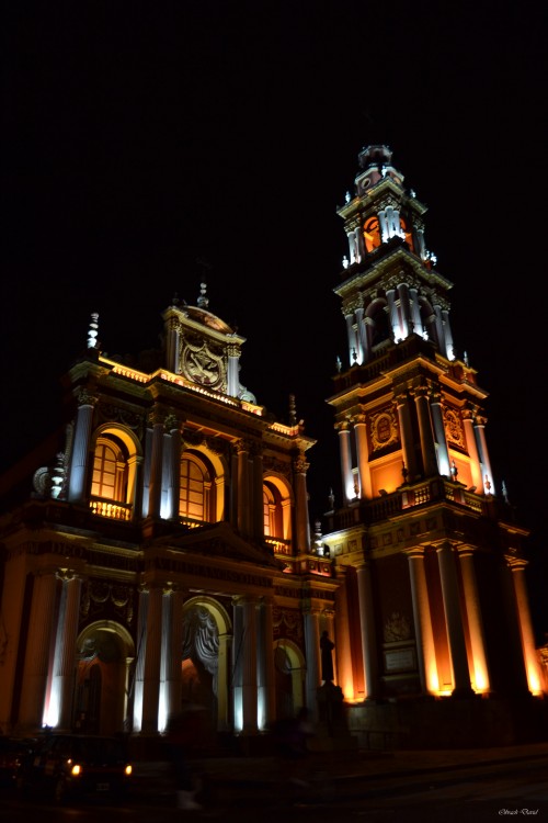 "Iglesia de noche" de David Obrach Hojman