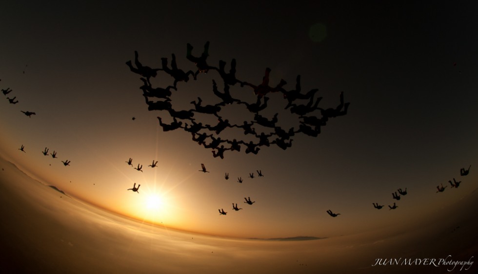 "`Volando hacia el Sol` Photo by JuanMayer.com" de Juan Mayer