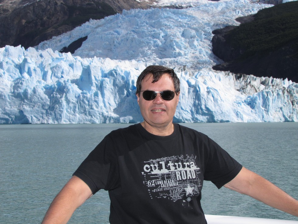 "posando en el glaciar" de Hector Mao