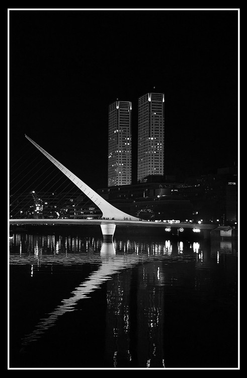 "Madero de noche" de Hugo Lorenzo