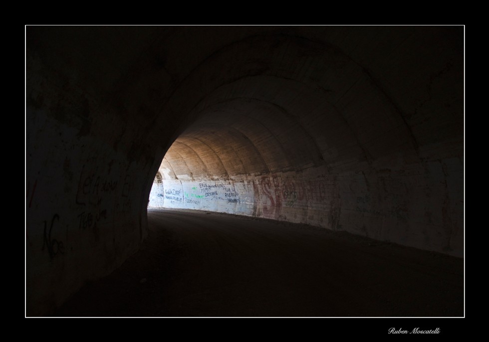 "Los tuneles" de Ruben Moscatelli
