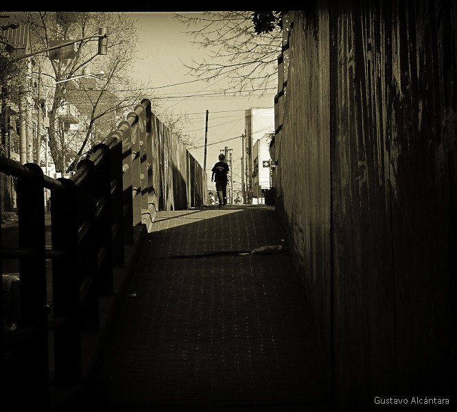 "saliendo del tunel" de Gustavo Alcntara