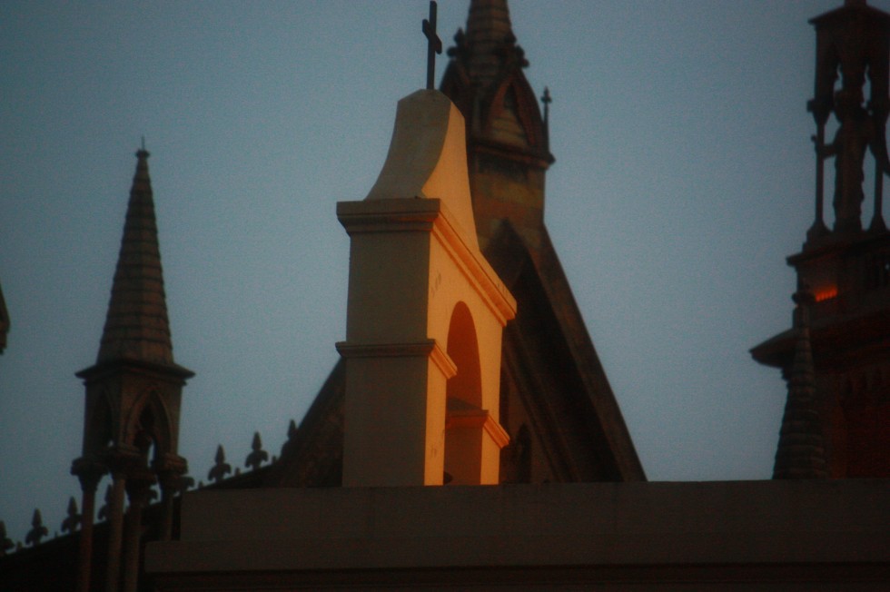 "ATARDECER SOBRE EL CAMPANARIO" de Ruth Baraldi