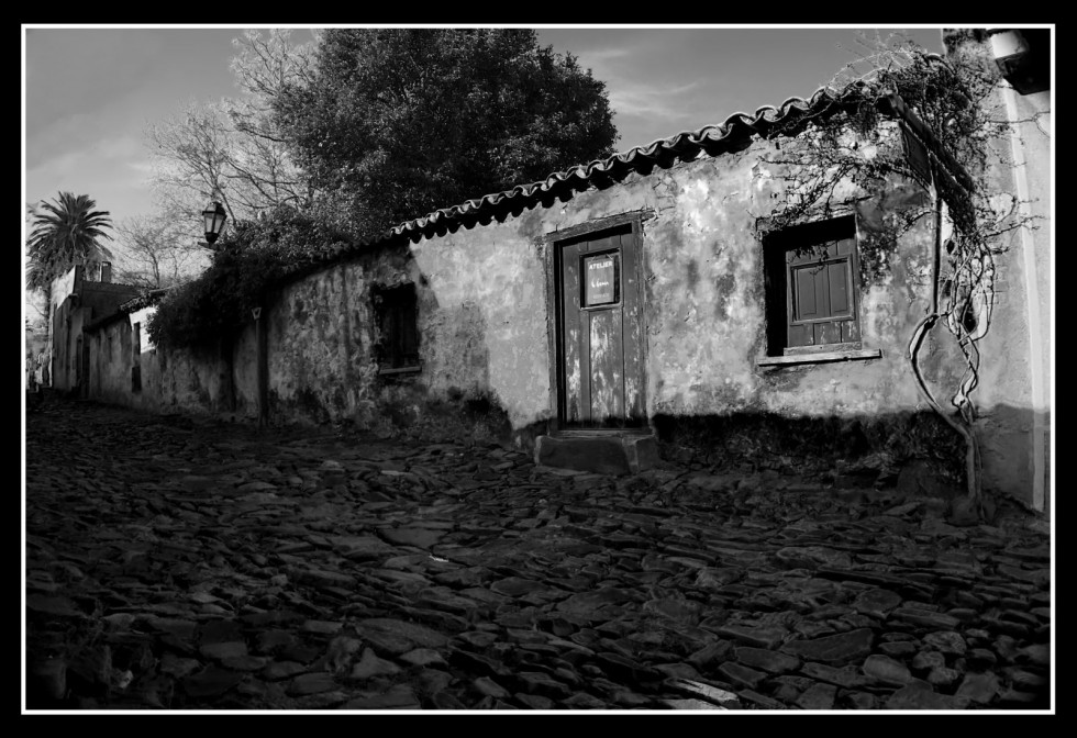 "En Colonia" de Hugo Lorenzo