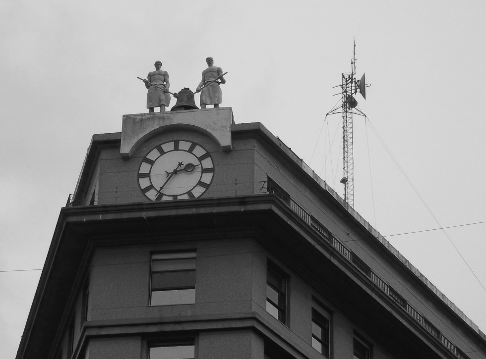 "Controlandores del tiempo" de Alejandra Latella