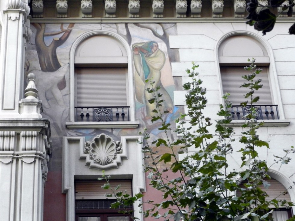 "fachada de edificio" de Rosa Mara Olivn