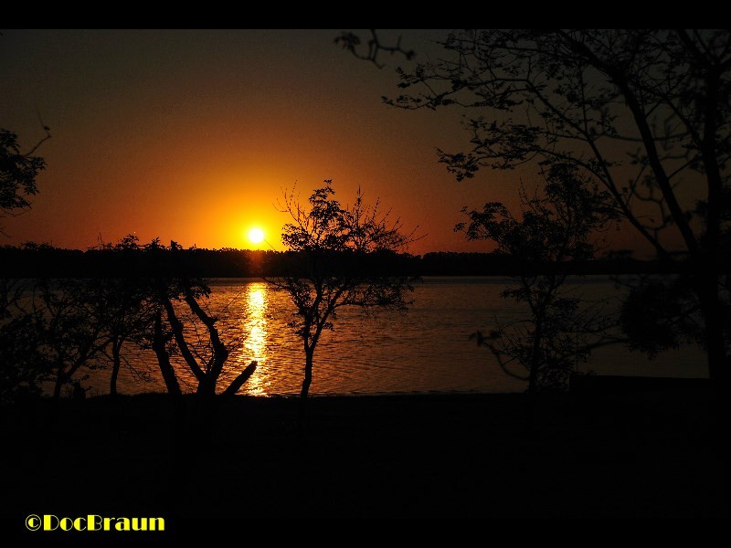 "Atardecer en el lago" de Juan Jos Braun