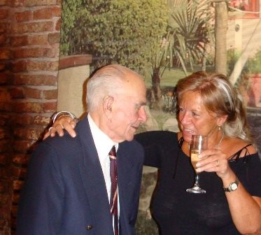 "felices 90, tio, vamos por mas" de Amparo Josefina Maggi