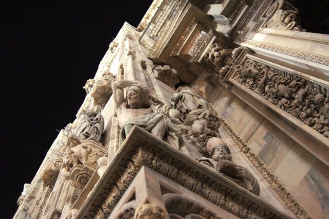 "catedral de noche" de Andrea Cormick