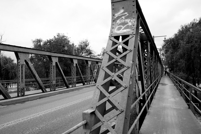 "puente carretero" de Andrea Cormick
