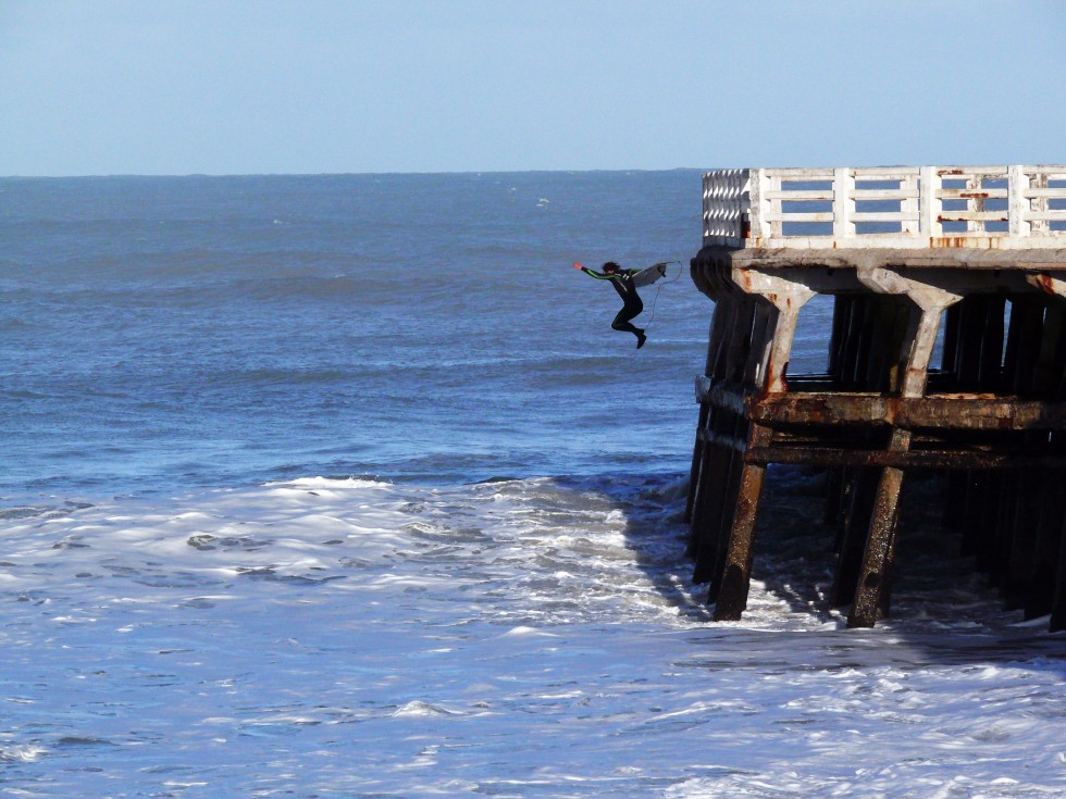 "Saltando desde el muelle" de Juan Carlos Barilari