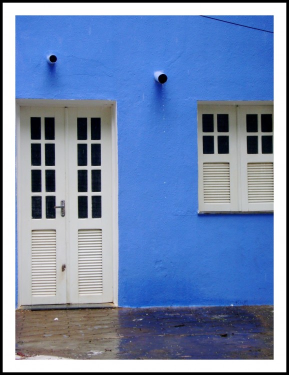 "Paredes azules" de Valeria Montrfano