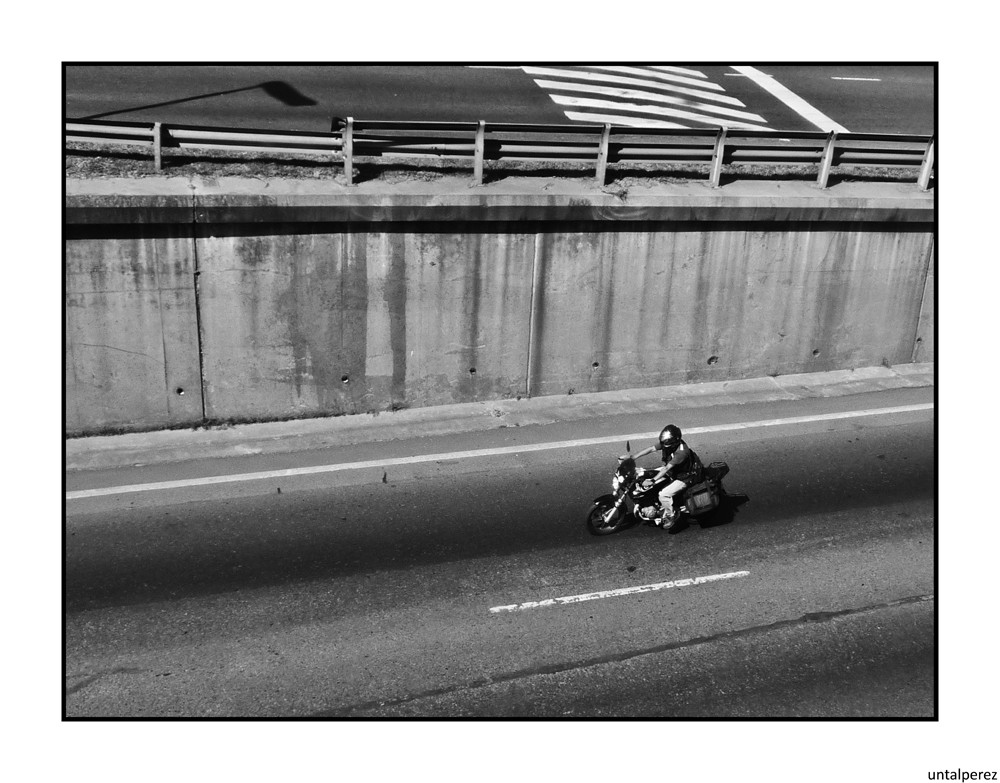 "El chico de la moto" de Daniel Prez Kchmeister