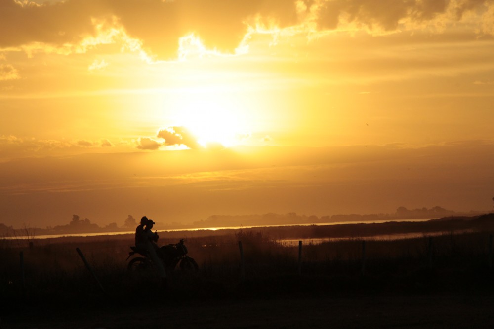 "romance al atardecer" de Eduardo Duhagon