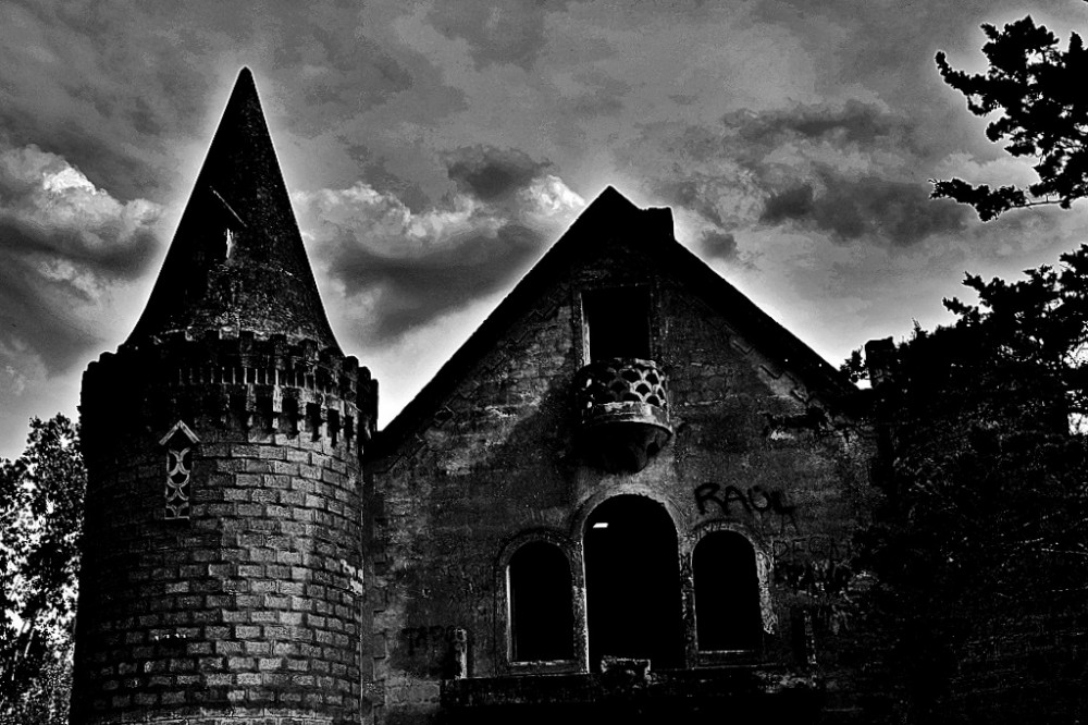 "castillo tenebroso (1)" de Mercedes Orden