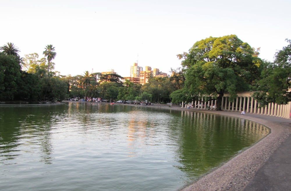 "Parque Independencia 2" de Isidro Solrzano