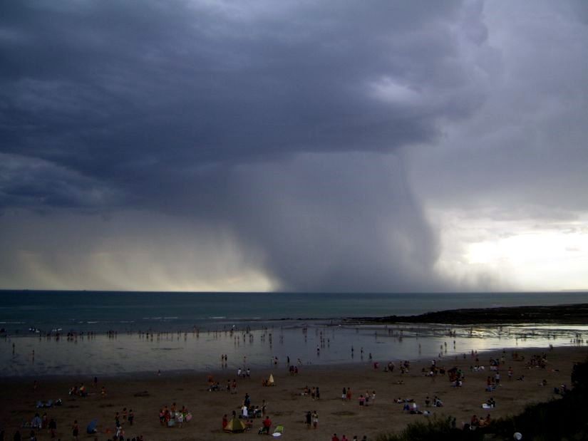 "TORMENTA SOBRE EL MAR" de Hugo Zadunaisky