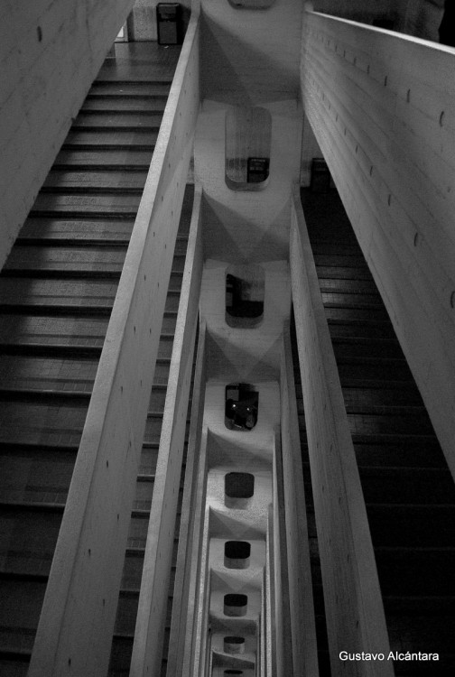 "las escalinatas" de Gustavo Alcntara