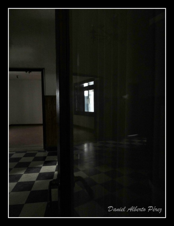 "reflejos puertas y ventanas..." de Daniel Alberto Prez