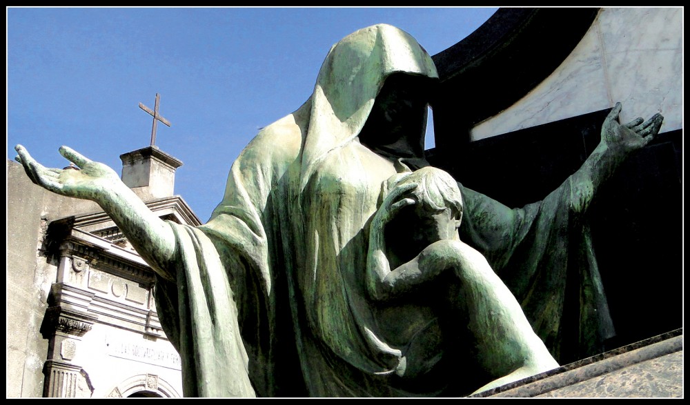 "escultura de cementerio" de Romina Rodriguez