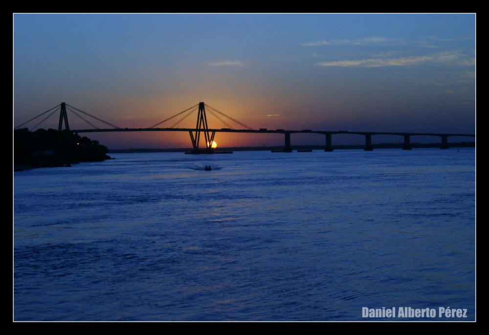 "atardecer en azul naranja..." de Daniel Alberto Prez