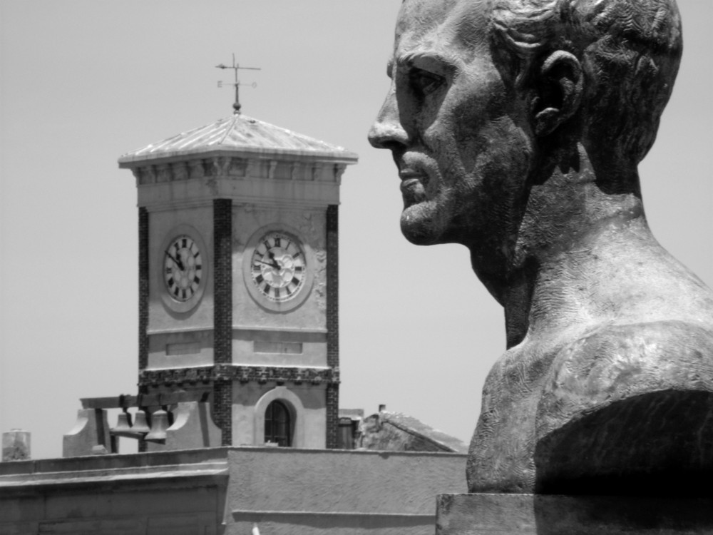 "Viendo pasar el tiempo." de Emilio Echesuri