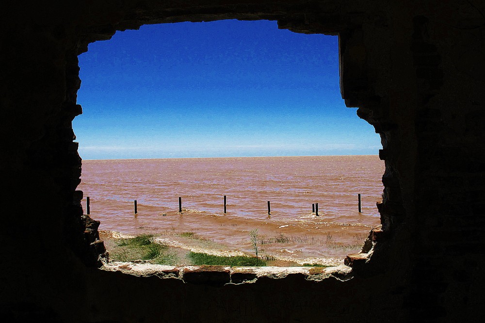 "ES UNA VENTANA" de Salomon Malec