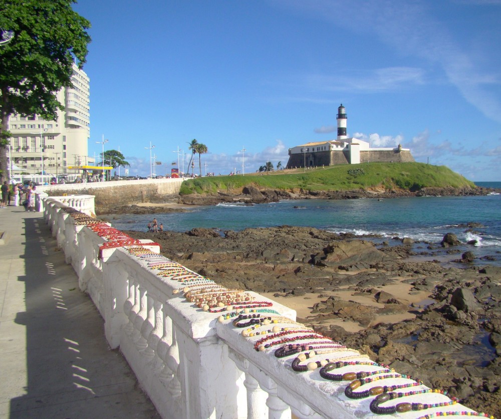 "Artesanas de mi Bahia" de Luis M G Reyes