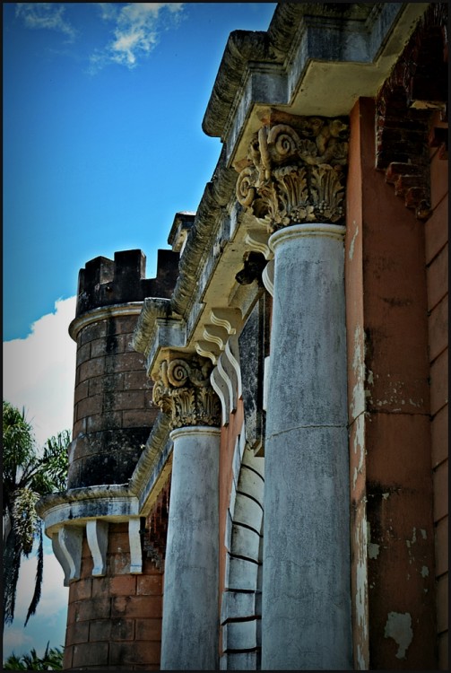 "Castillo de Piria, detalles" de Sylvia Sabatini