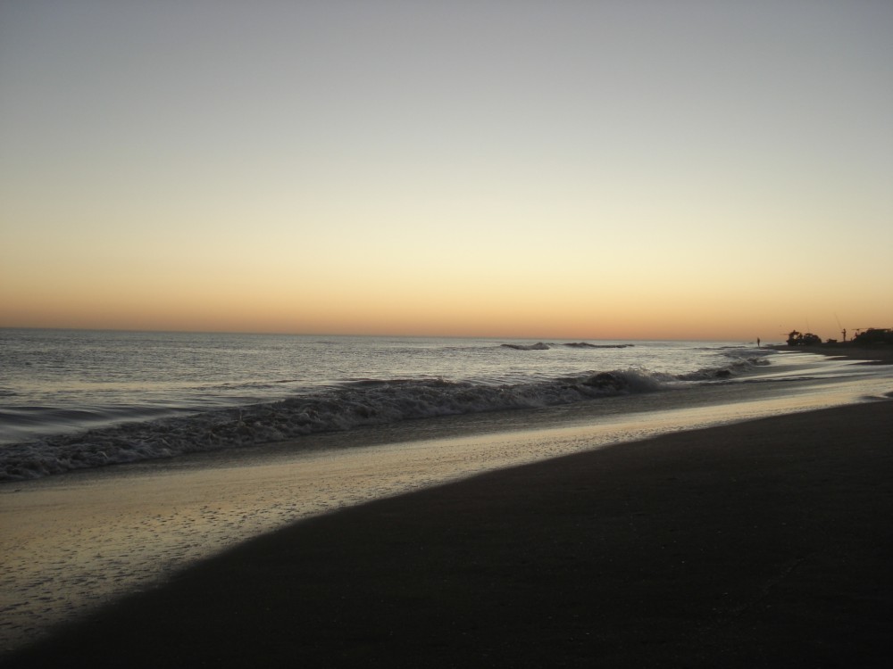 "atardecer en San Cayetano" de Cecilia Larrabide