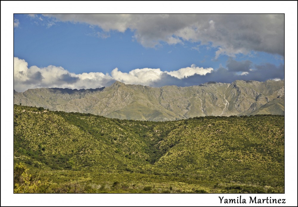 "Entre el cielo y el suelo" de Yamila Martinez