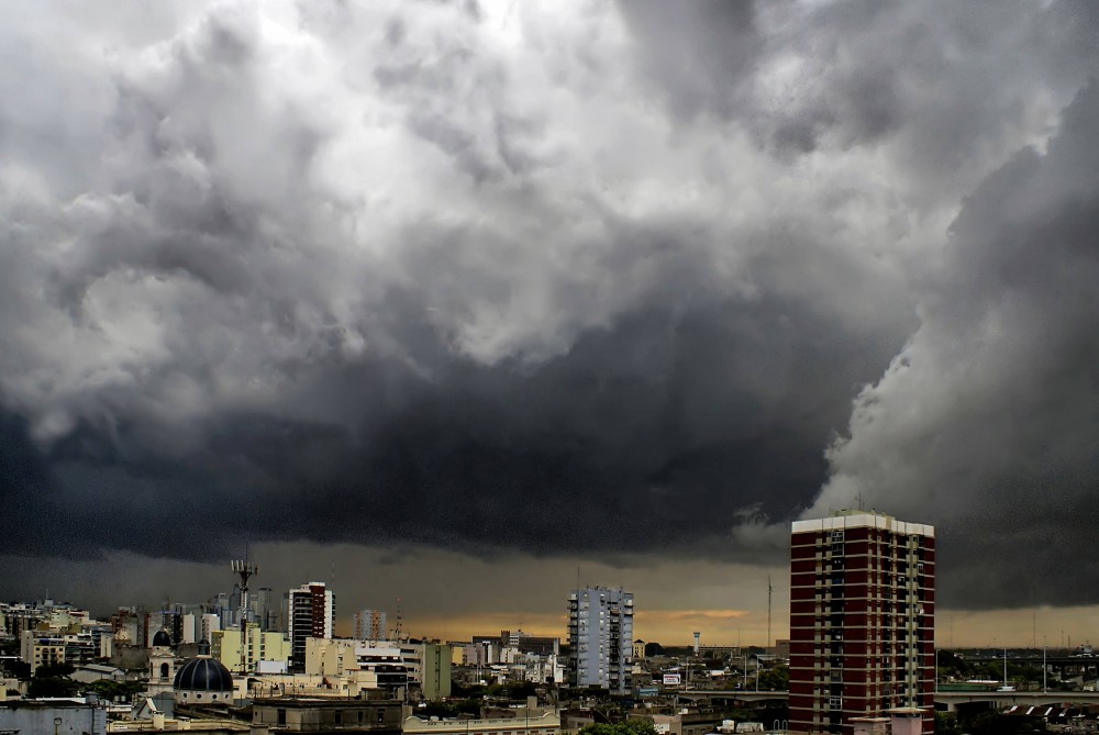 "Tormenta de hoy" de Doralisa Romero