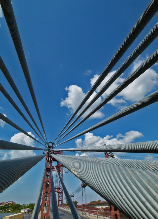 "Puente Colgante" de Carlos Alberto Funes
