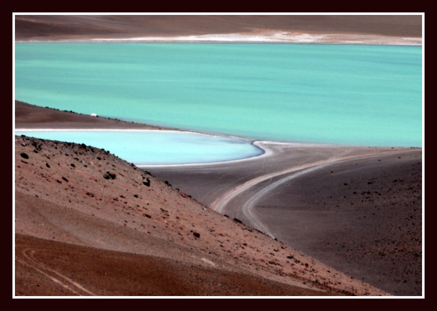 "Bajando a la Laguna Verde" de Rosa Lieiro