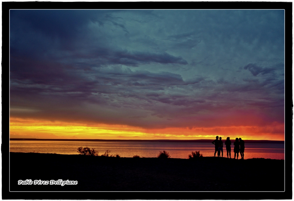 "Atardecer con amigos" de Pablo Perez Dellepiane