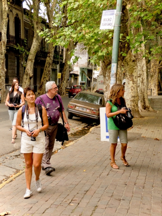 "Fotorevisteros en busca de un objetivo..." de Cristina Wnetrzak