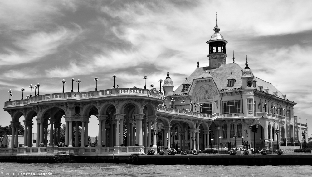 "MUSEO DE ARTE DE TIGRE" de Gastn Larrosa