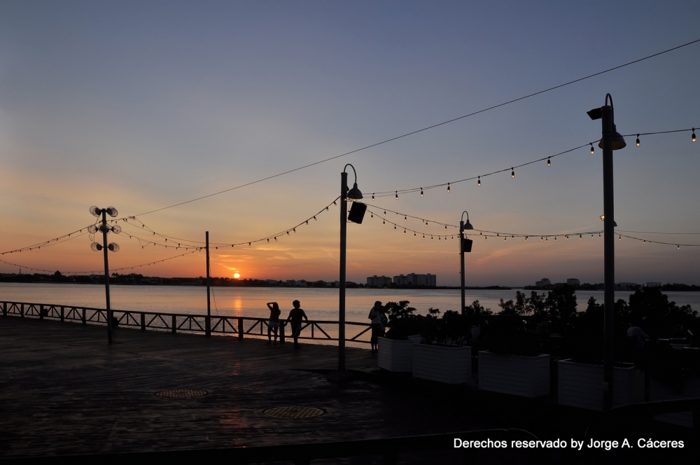 "` tarde en la laguna`" de Jorge A. Cceres