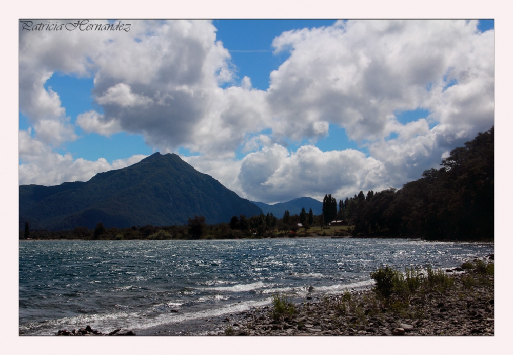 "Lago Huechulafquen" de Patricia Hernandez