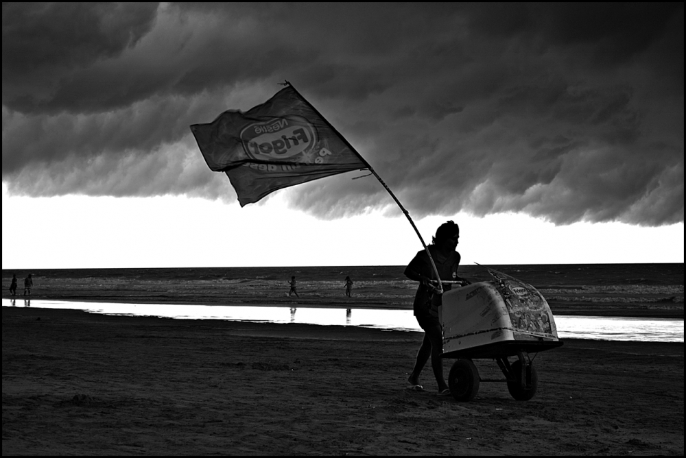 "Enfrentando la Tormenta" de Alberto Elizalde