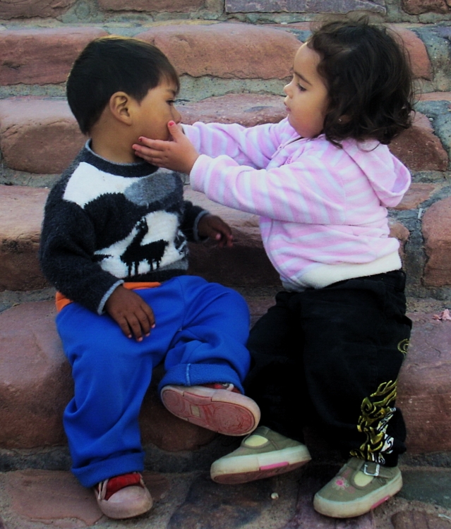 "Haciendo amigos en Humahuaca" de Viviana Garca