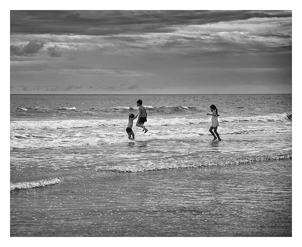 "Infancia en el mar" de Analia Coccolo