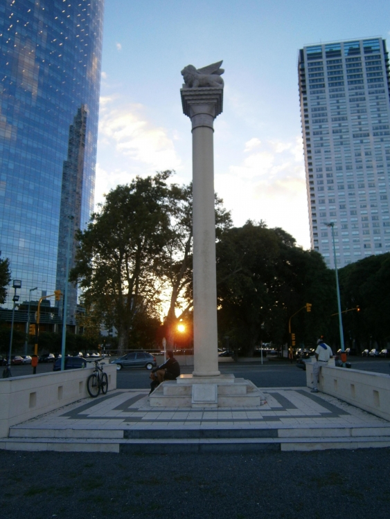 "Atardecer porteo" de Agustn Gribodo