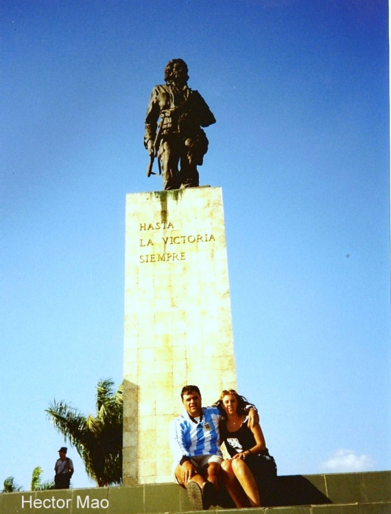 "Memorial al Guerrillero Heroico ." de Hector Mao