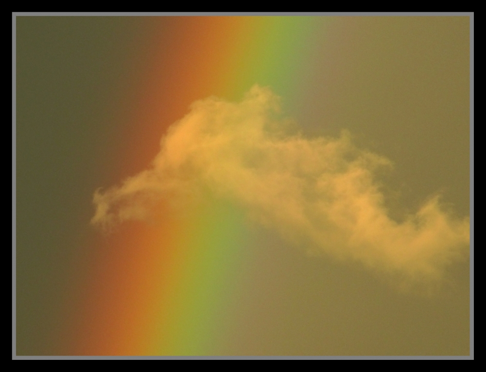 "El arco iris y la nube ahora son amigos....." de Facundo Conti