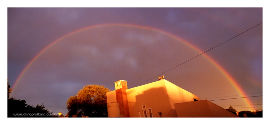 "arco iris" de Alina Orellana